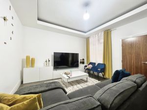 Lounge- click for photo gallery